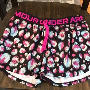 Girls Under Armour shirts size L